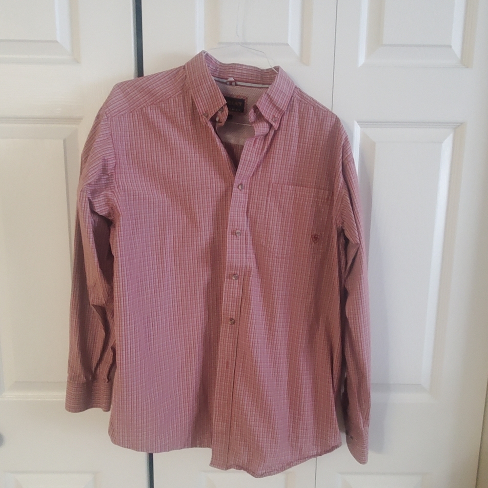 ARIAT PRO SERIES. MEN LARGE RED BLUE. LONG SLEEVES. WESTERN BUTTON UP. Gingham